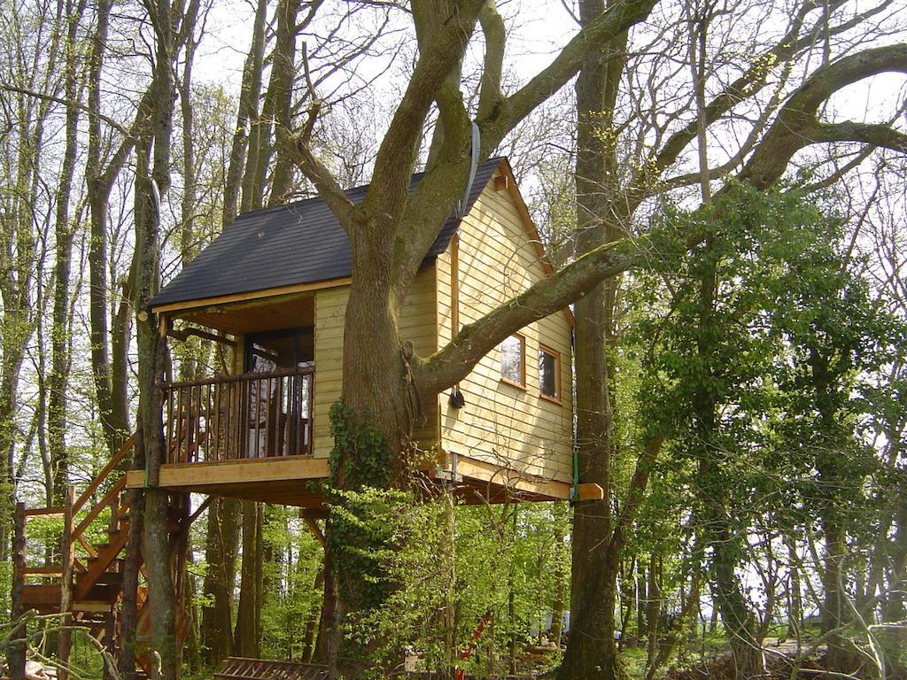La Cabane Aux Secrets - Au Milieu De Nulle Part Outines Exterior photo